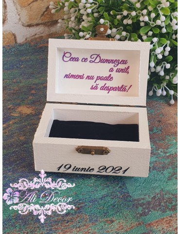 Cutie personalizata pentru...