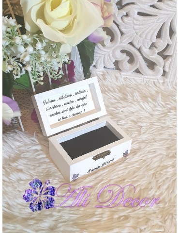 Cutie personalizata pentru...