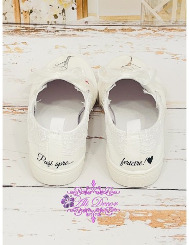 Tenisi personalizati...