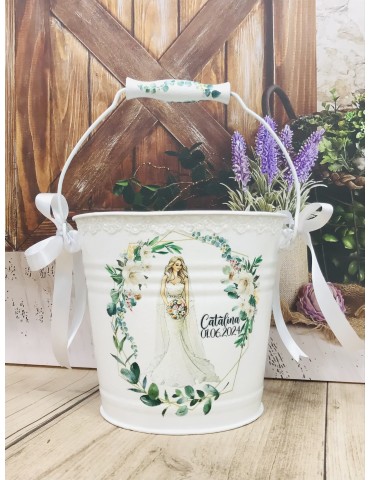 Galeata miresei “Alb si...