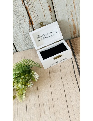 Cutie personalizata pentru...