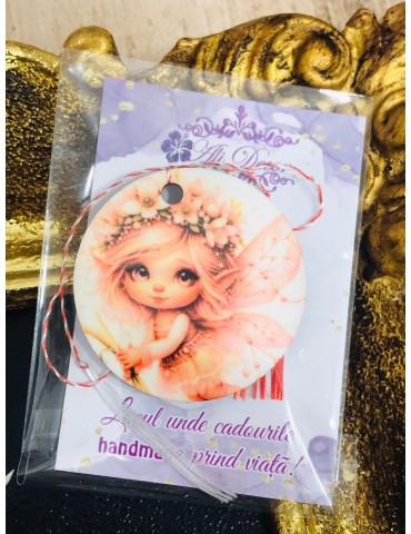 Martisor personalizat handmade "Fetita cu aripi" Cod 10